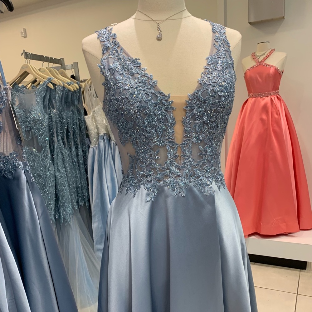 Prom dress - Picture 6 of 6